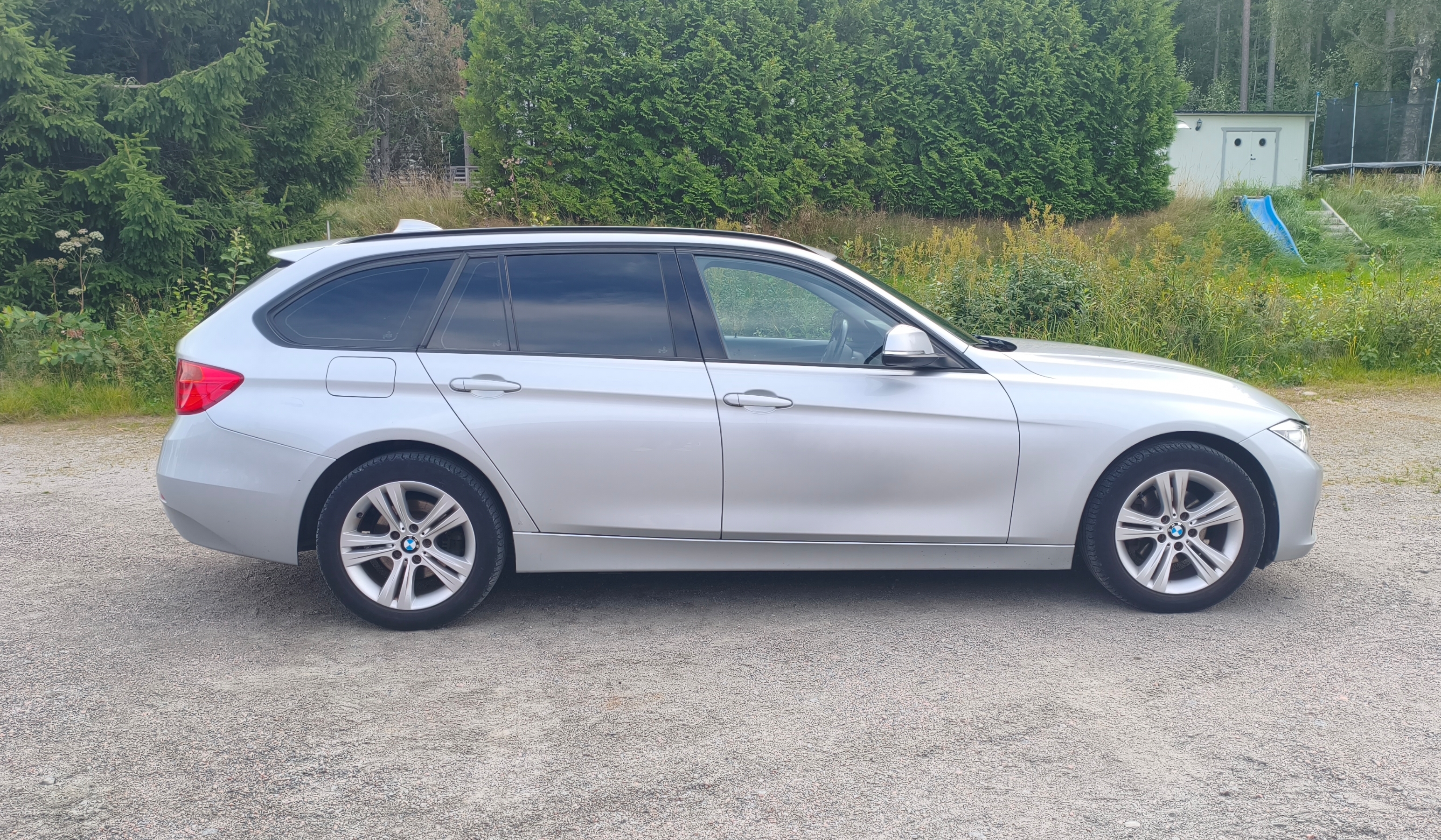 BMW 318 2013, photo 3/10