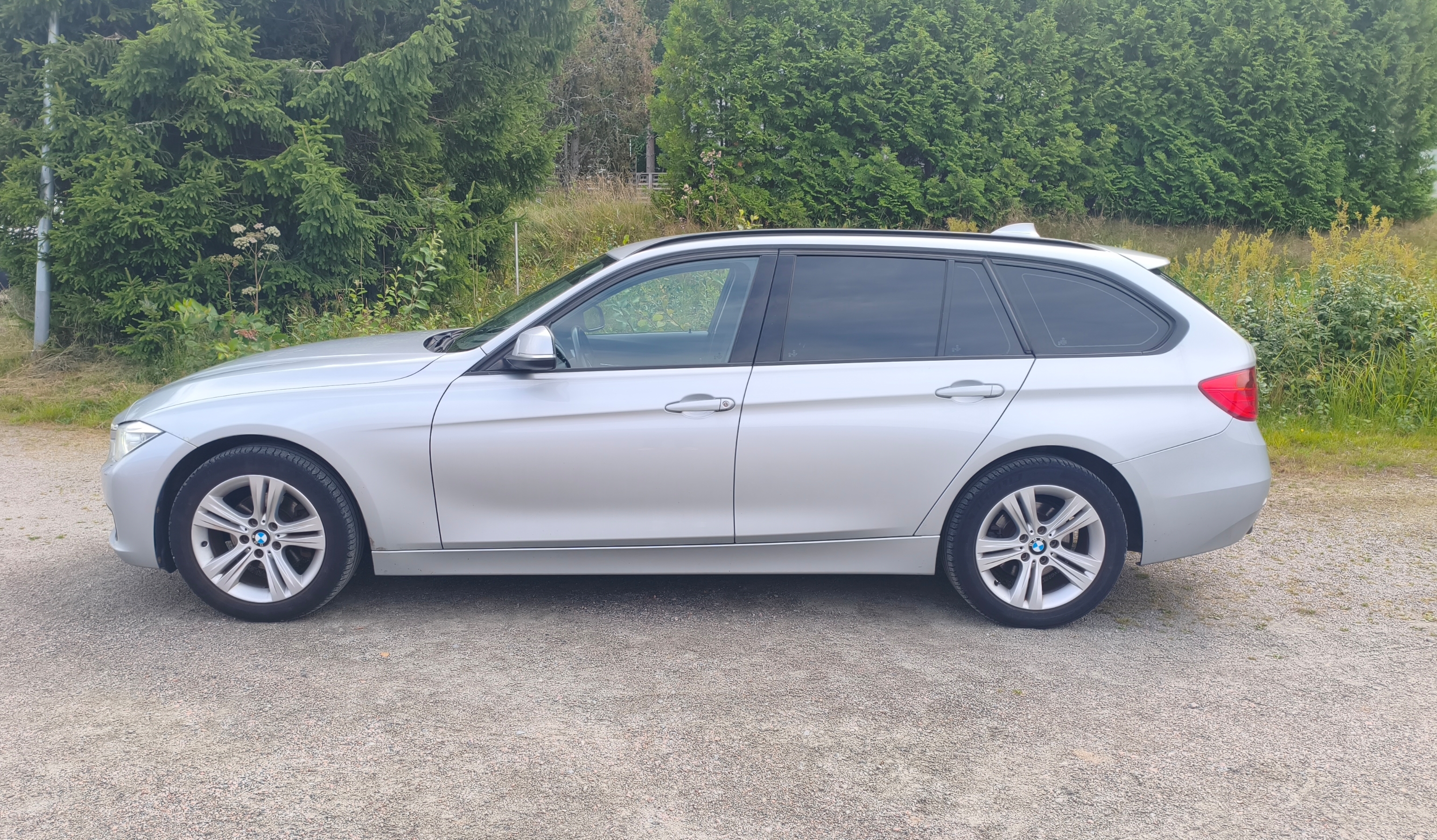 BMW 318 2013, photo 6/10