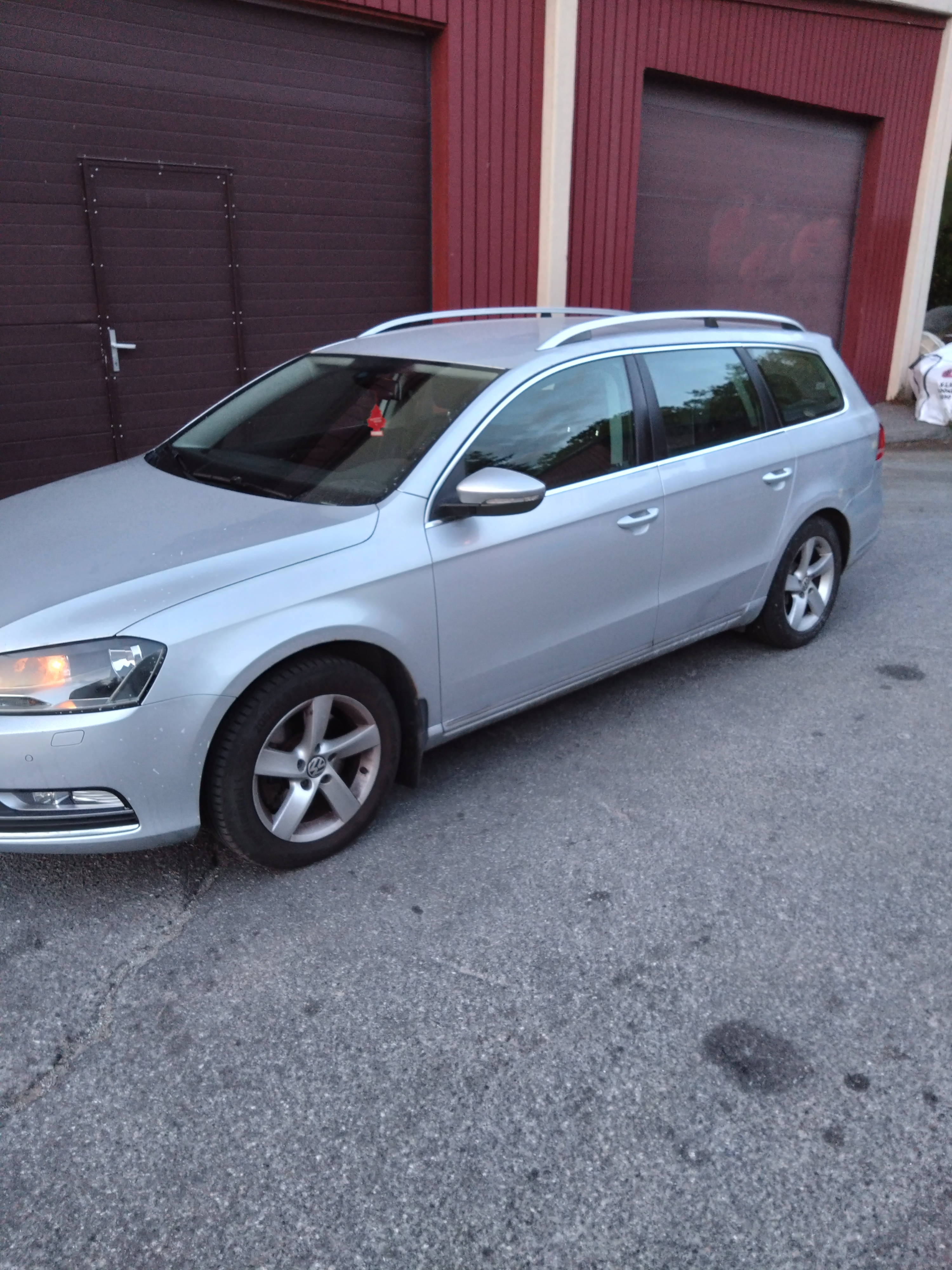 Volkswagen Passat 2012, bild 2/10