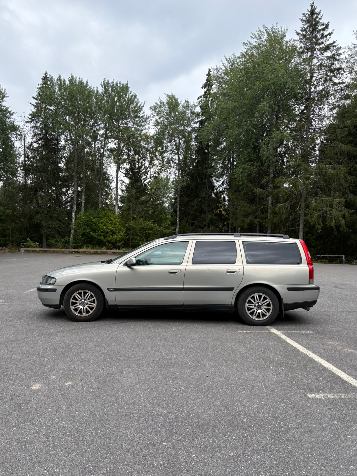 Volvo V70 2.4 Manuell 2003, bild 2/8
