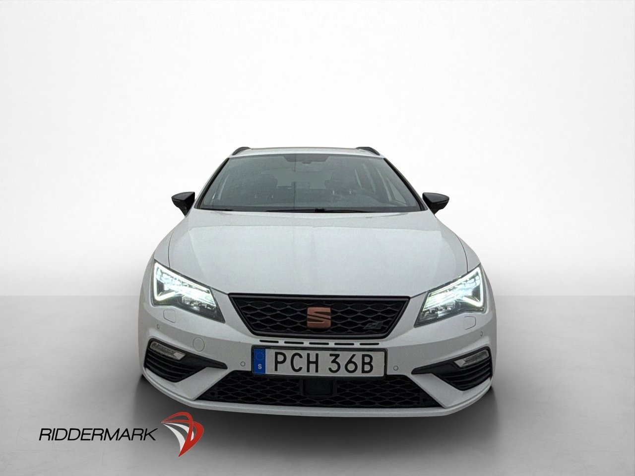 Seat Leon 2.0 TSI 4D Cupra 2020, photo 2/28