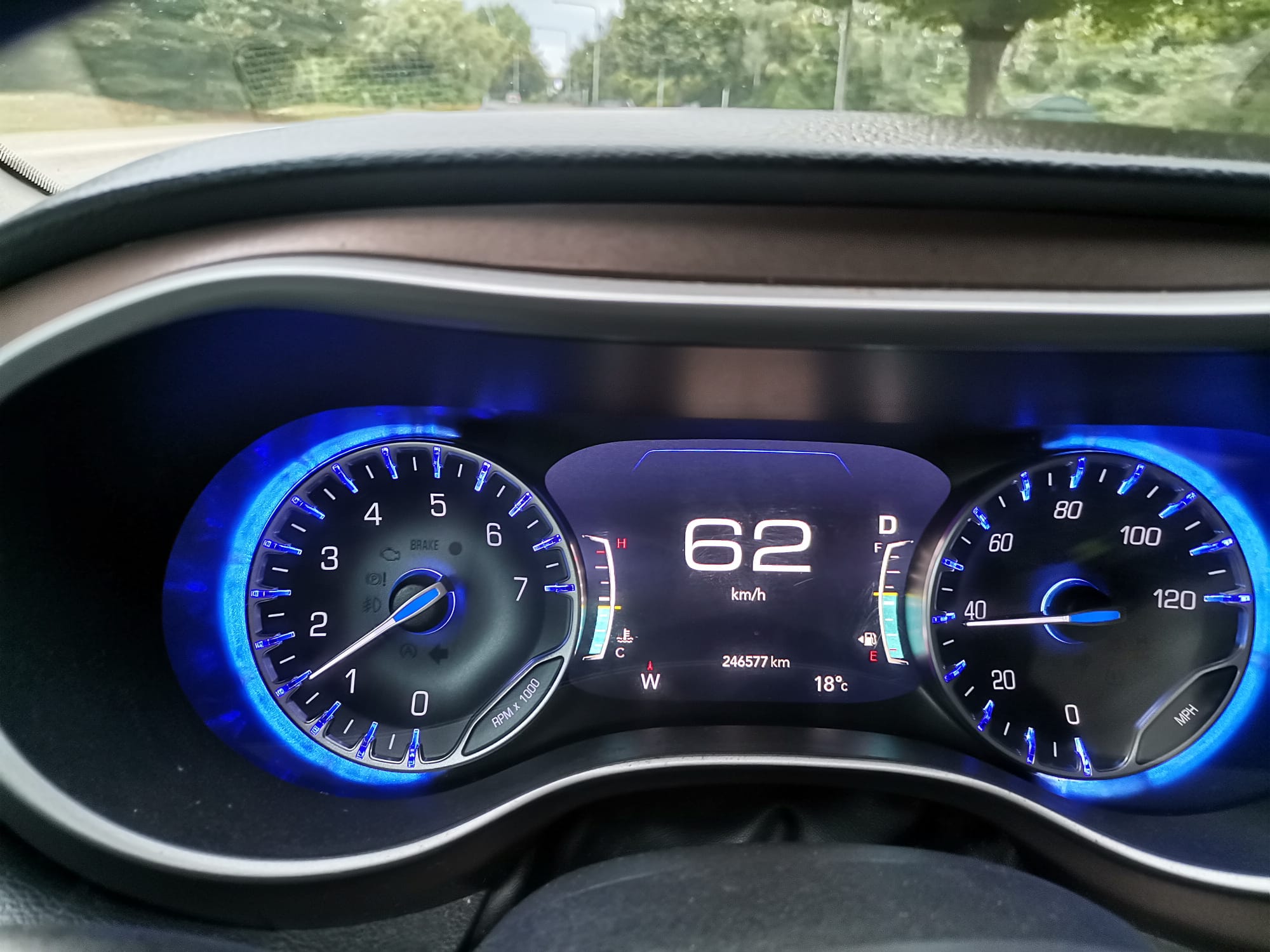 Chrysler Pacifica RU Pentastar Stow’n’Go 2017, photo 3/8