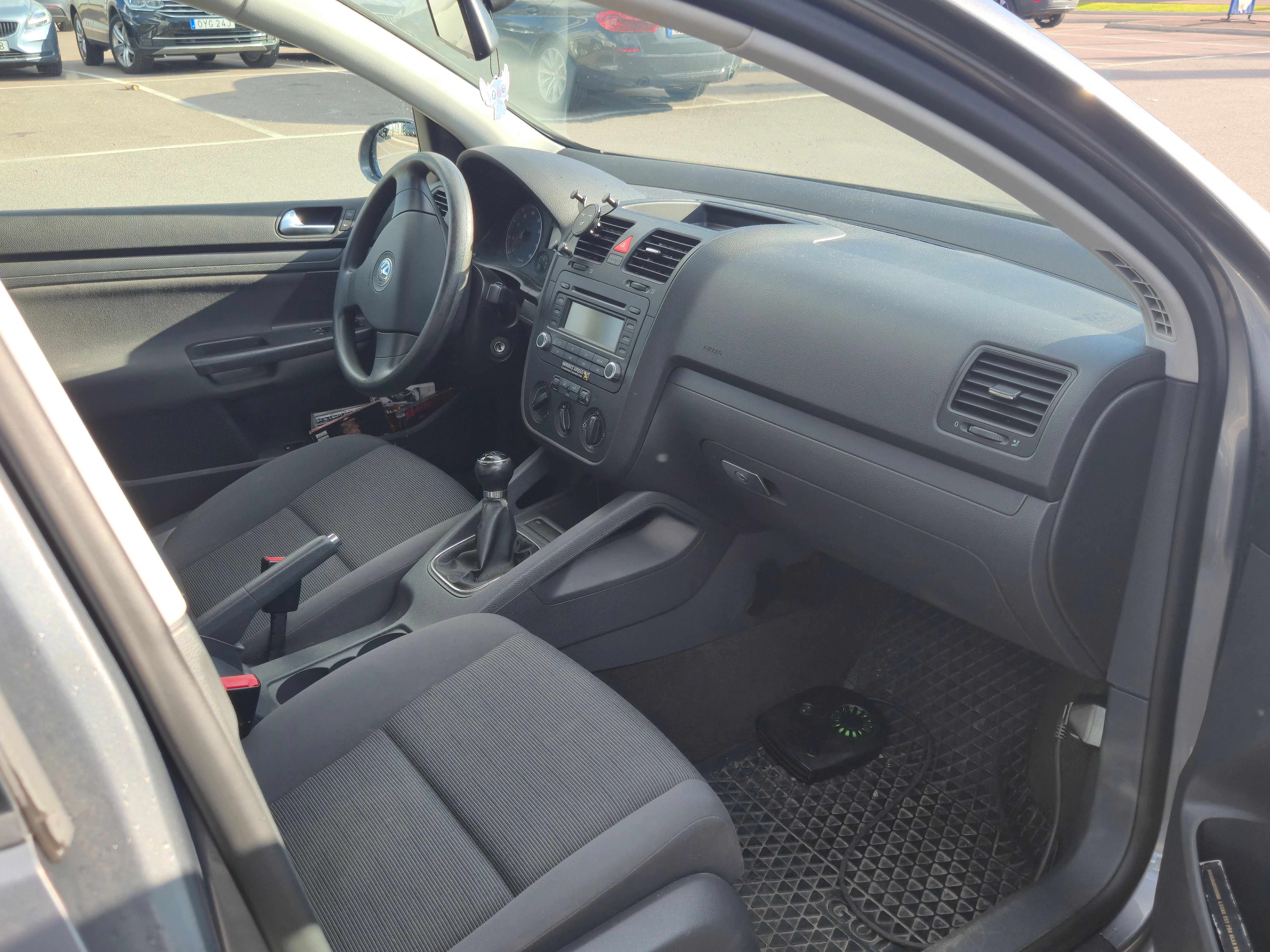 Volkswagen Golf V 5-dörrar 1.6 Manuell 2006, photo 3/3