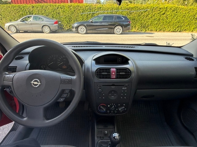 Opel Corsa 3-dörrar 1.2 Manuell 2001, bild 8/8
