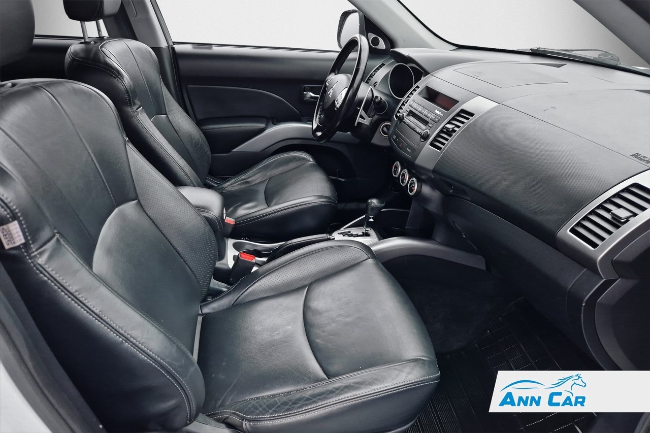 Mitsubishi Outlander 7 sits 2009, bild 6/9