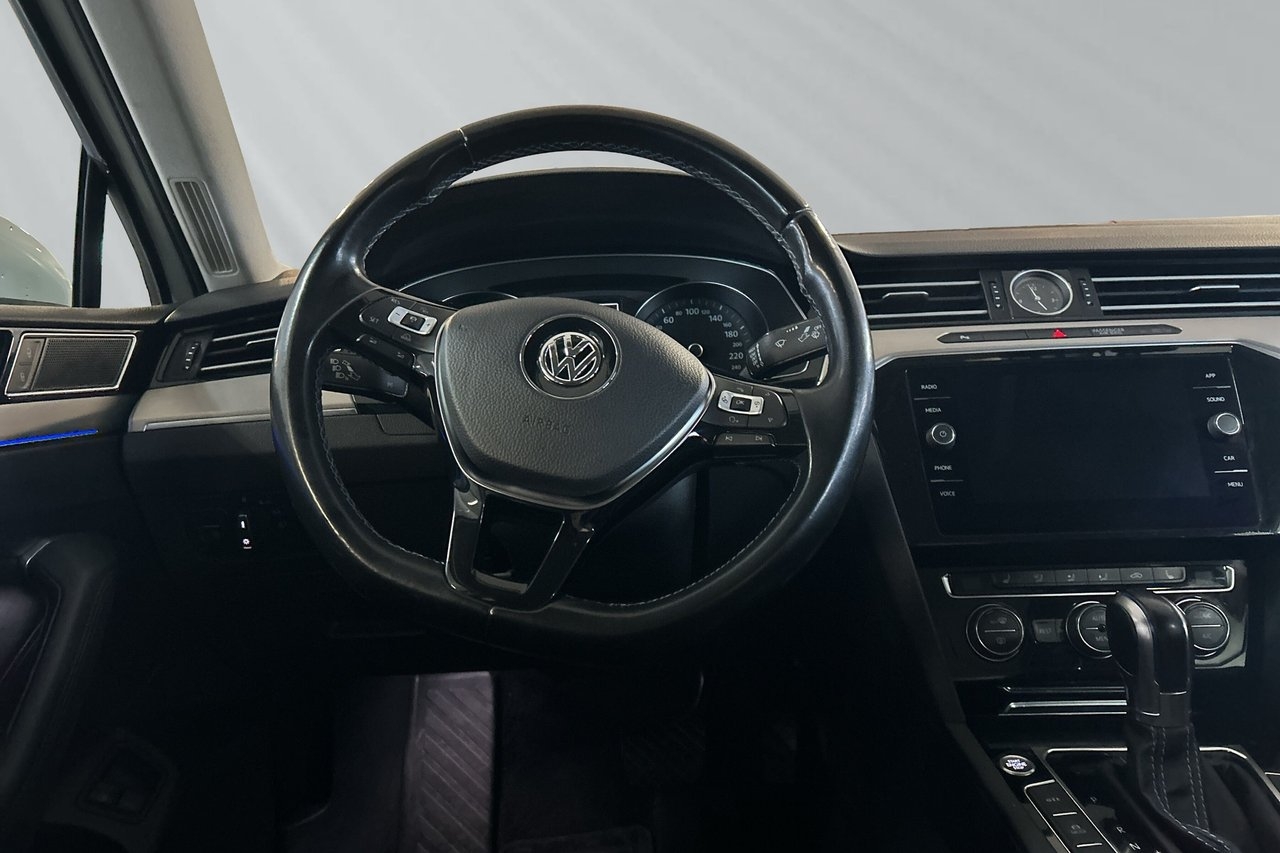 Volkswagen Passat 2018, bild 6/6