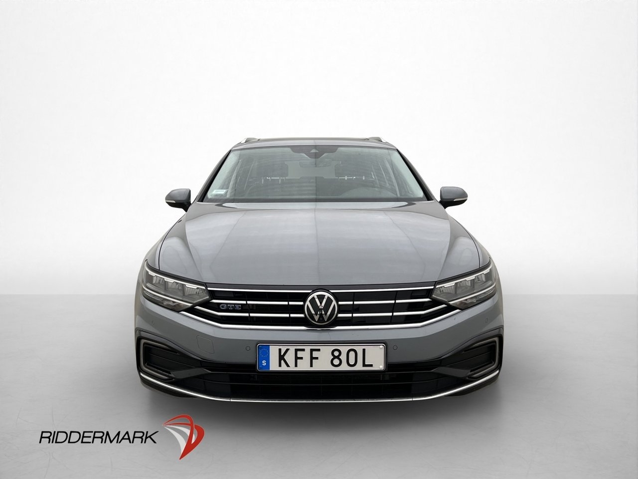 Volkswagen Passat GTE Plug-in Cockpit 2023, photo 4/36
