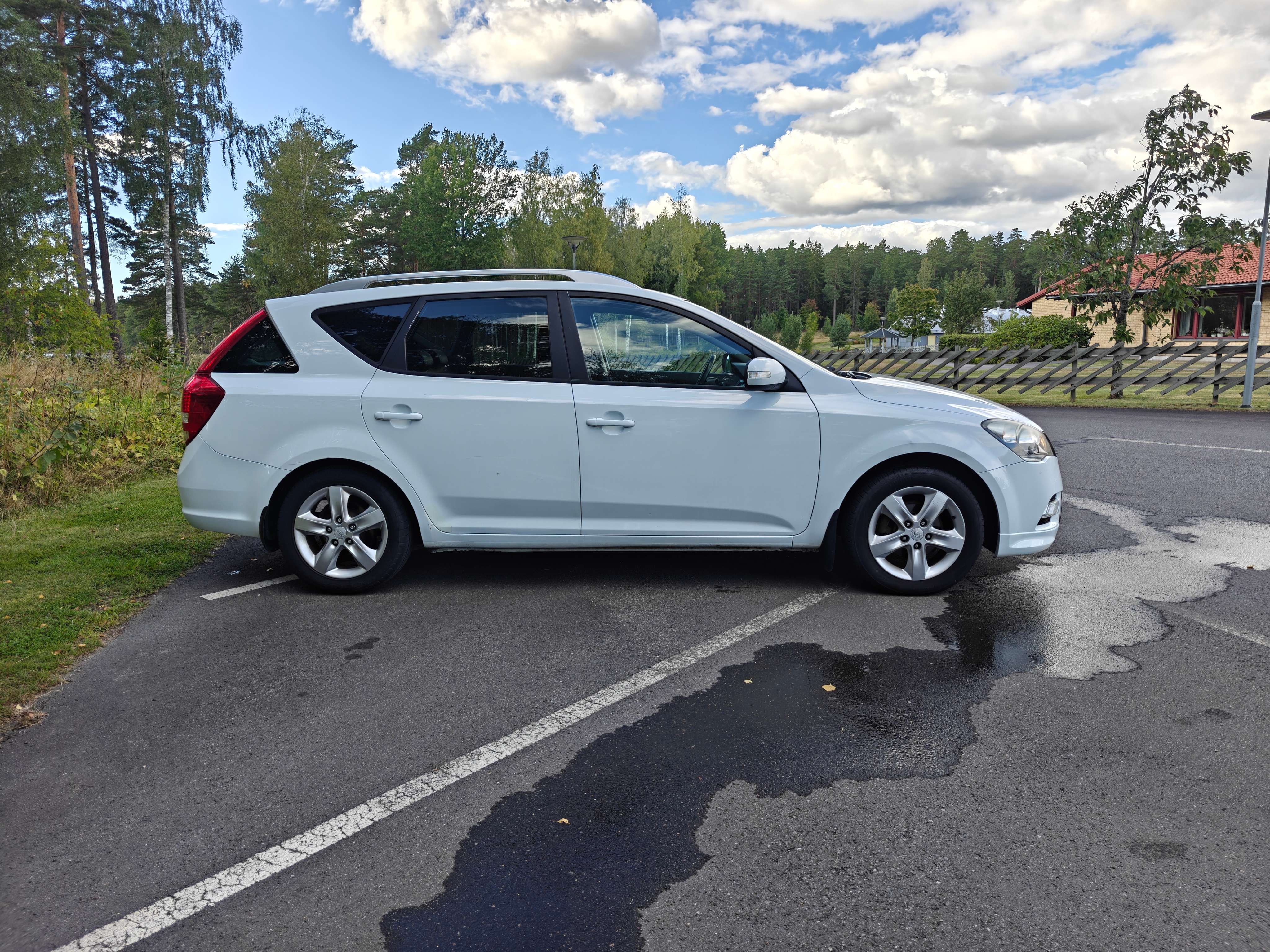 Kia Ceed sw 1.6 CRDi Manuell 2012, bild 6/10