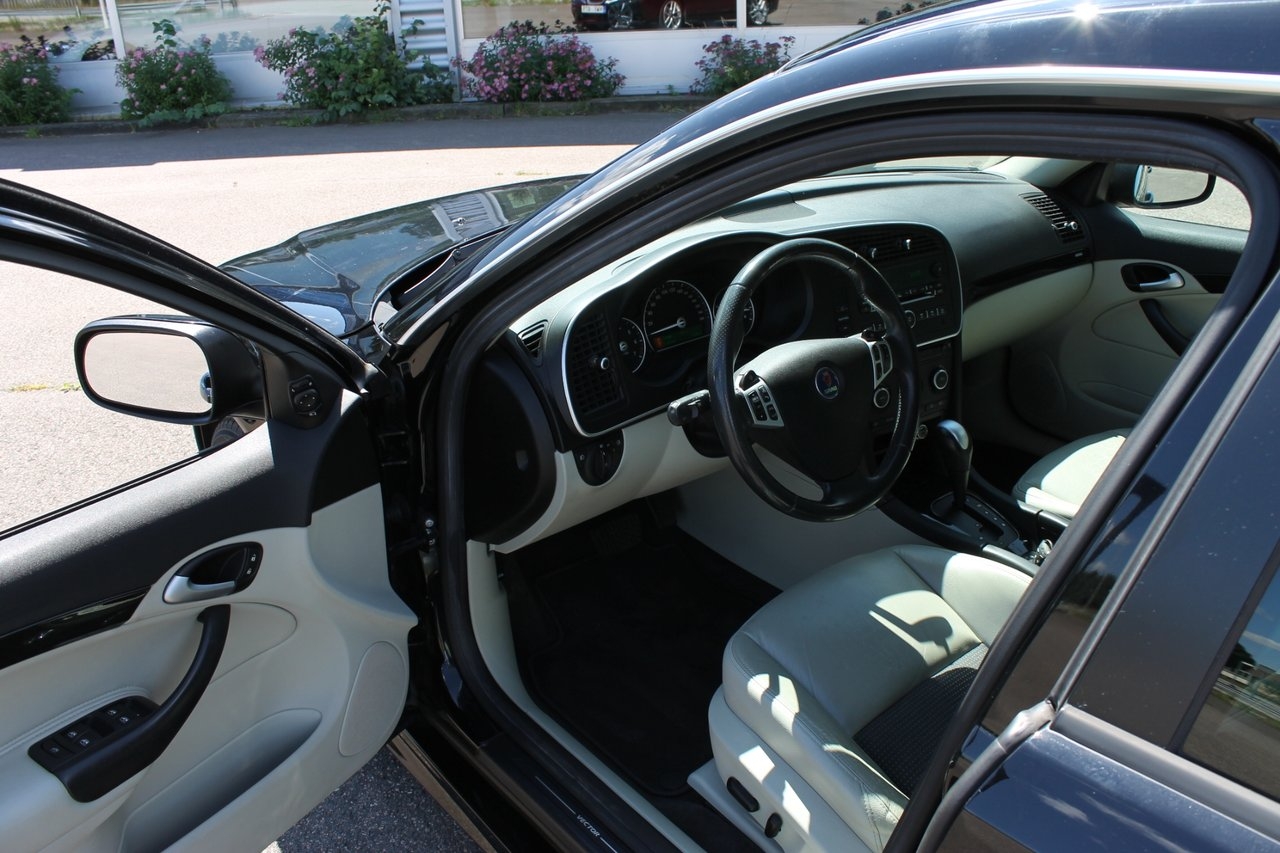 Saab 9-3 1.8t Vector Aut. SportCombi 2009, photo 5/10