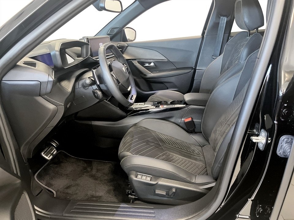 Peugeot 2008 GT 1.2 PT 130hk Aut 2025, bild 4/10