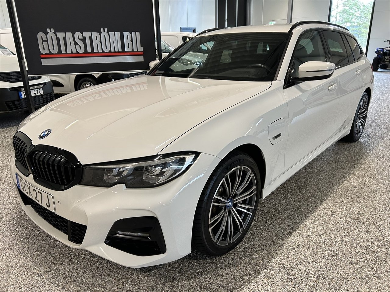 BMW 330