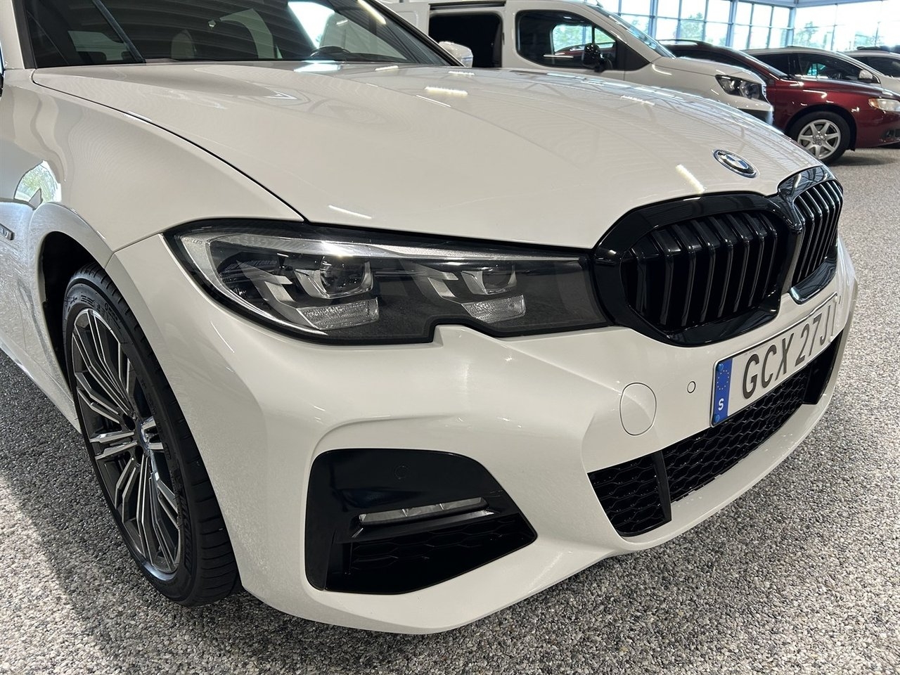 BMW 330 2022, kuva 6/10