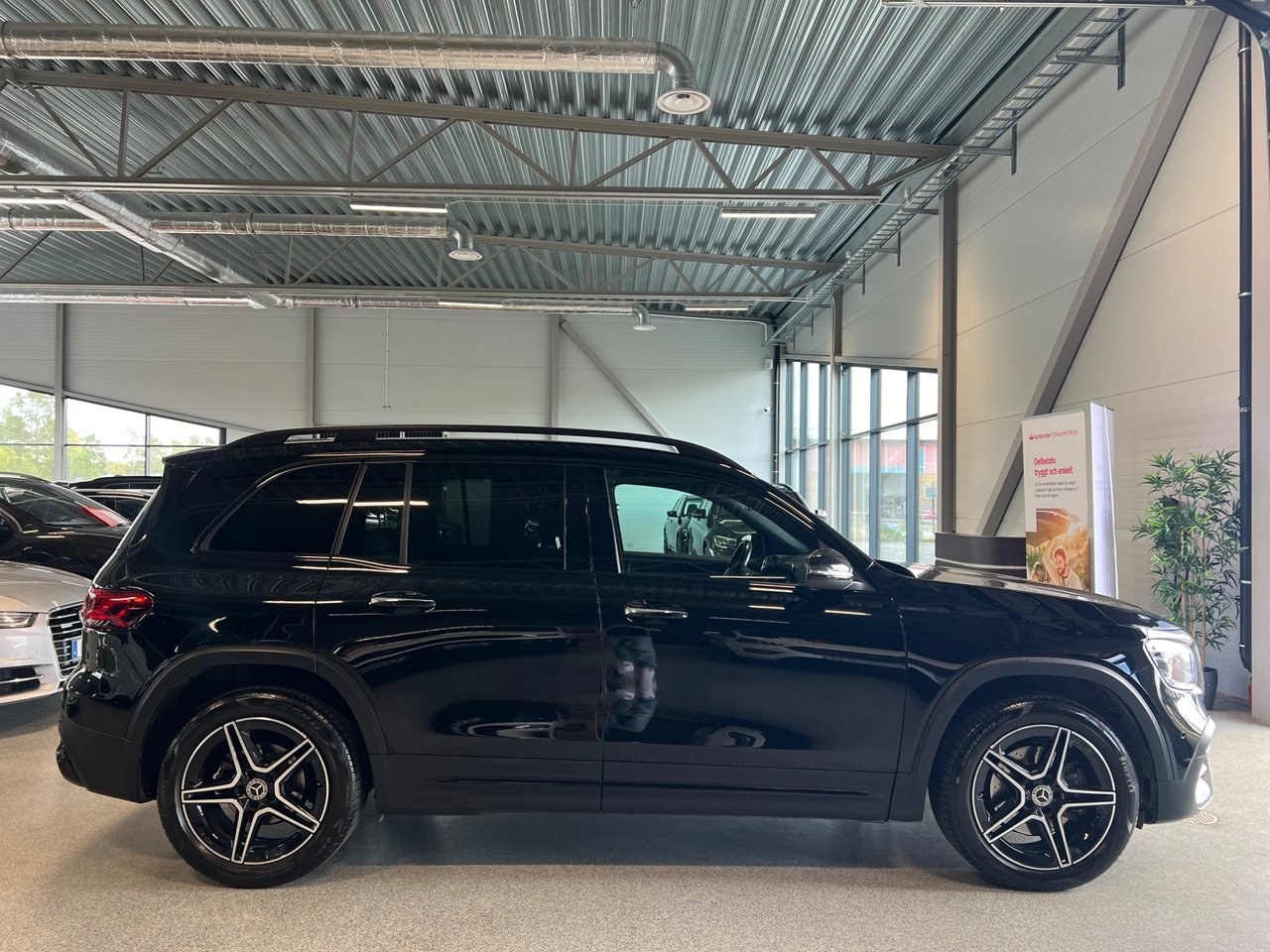 Mercedes-Benz GLB 200 d 8G-DCT AMG Line 2023, bild 2/10