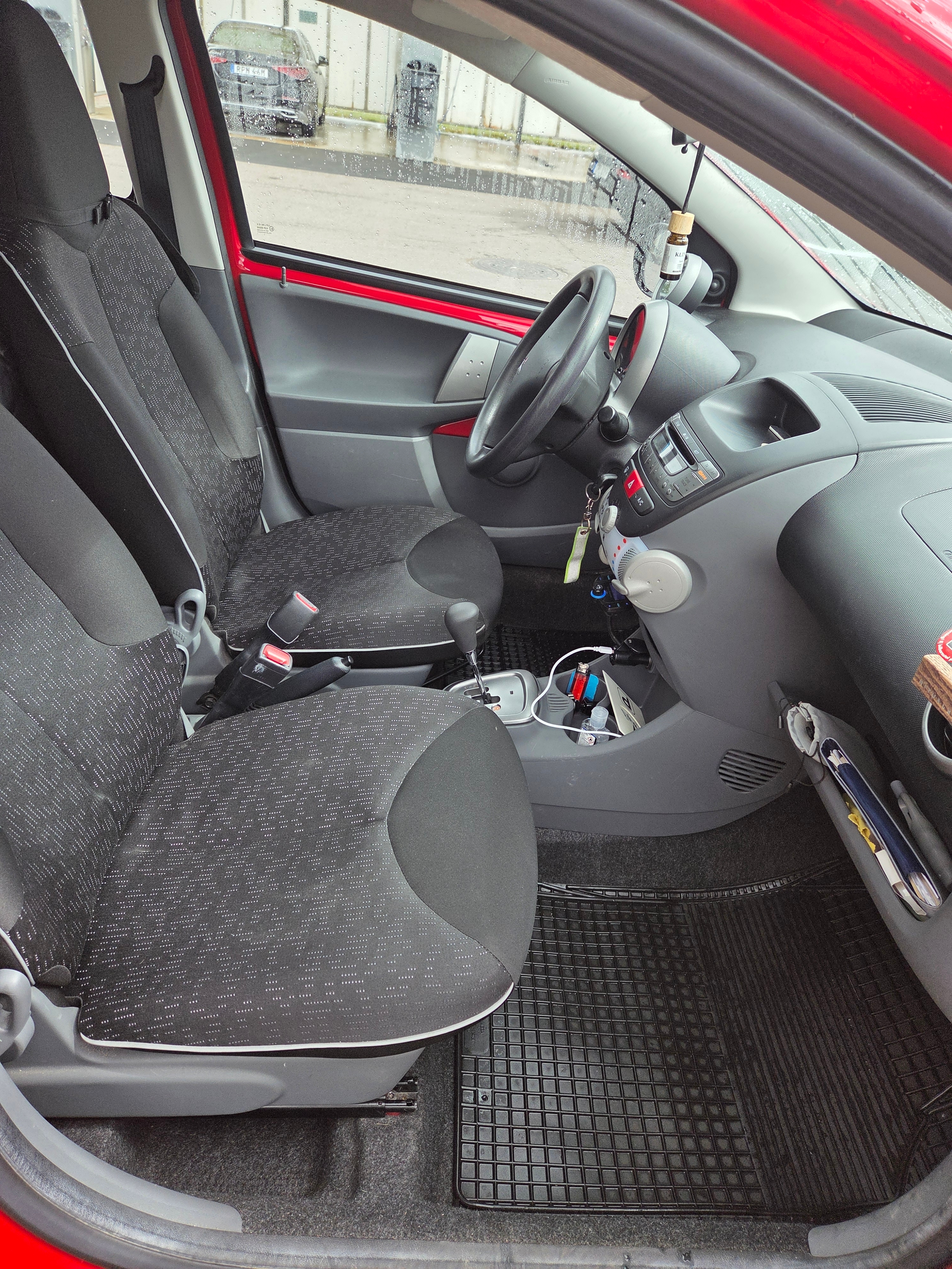 Peugeot 107 5-dörrar 1.0 2-Tronic 2012, kuva 6/7