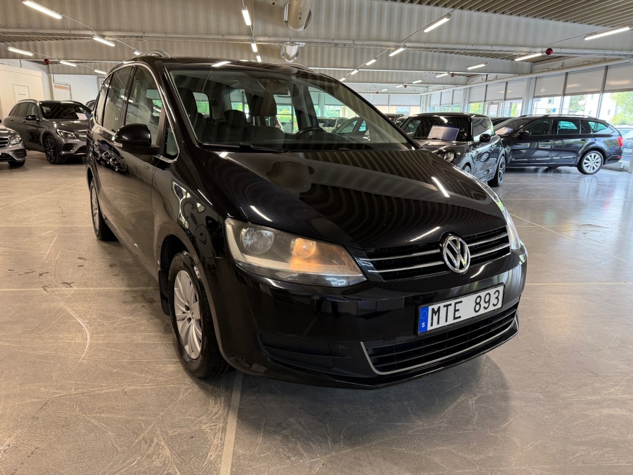 Volkswagen Sharan 2012, kuva 2/10