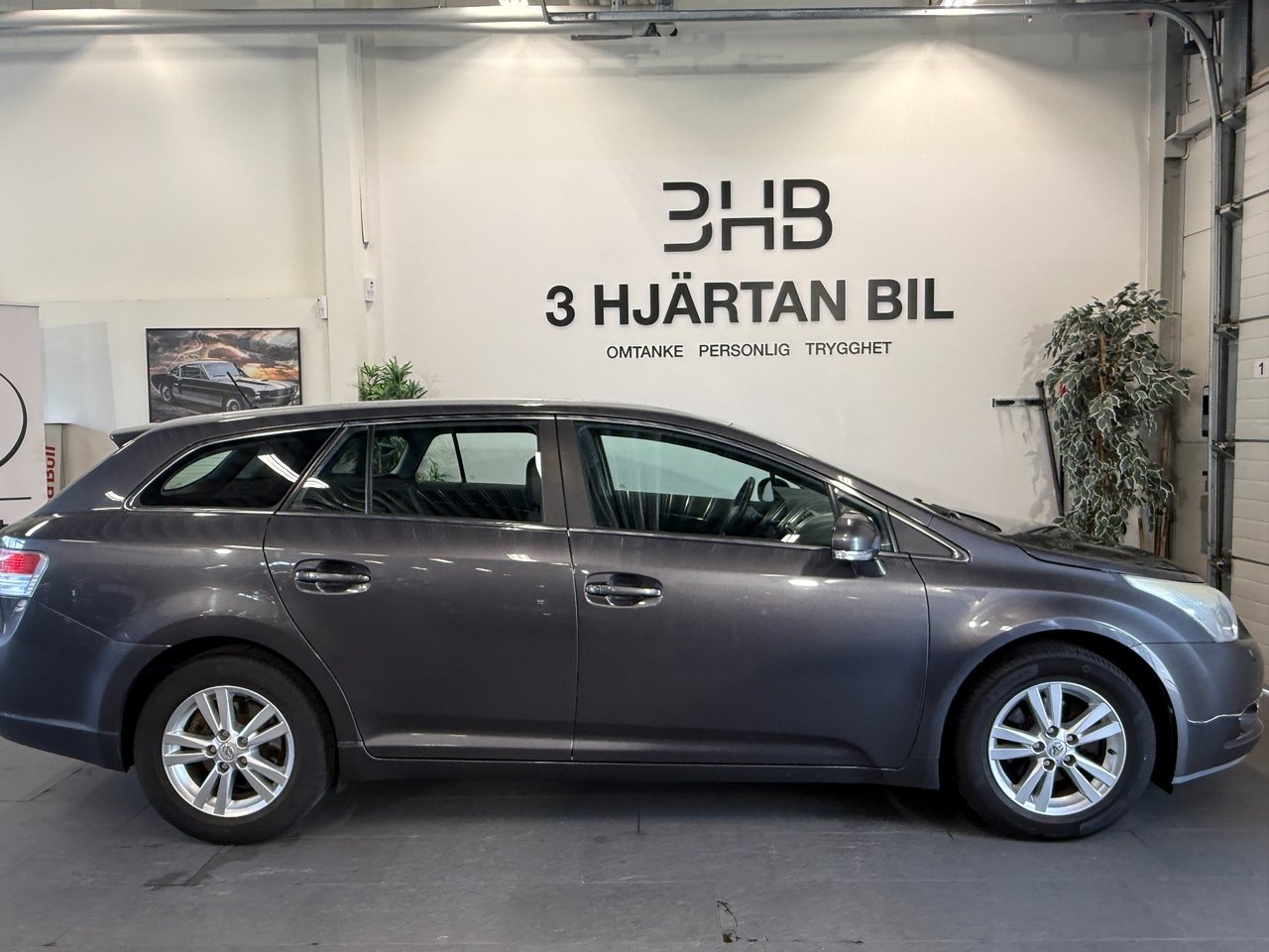 Toyota Avensis 2011, photo 5/10
