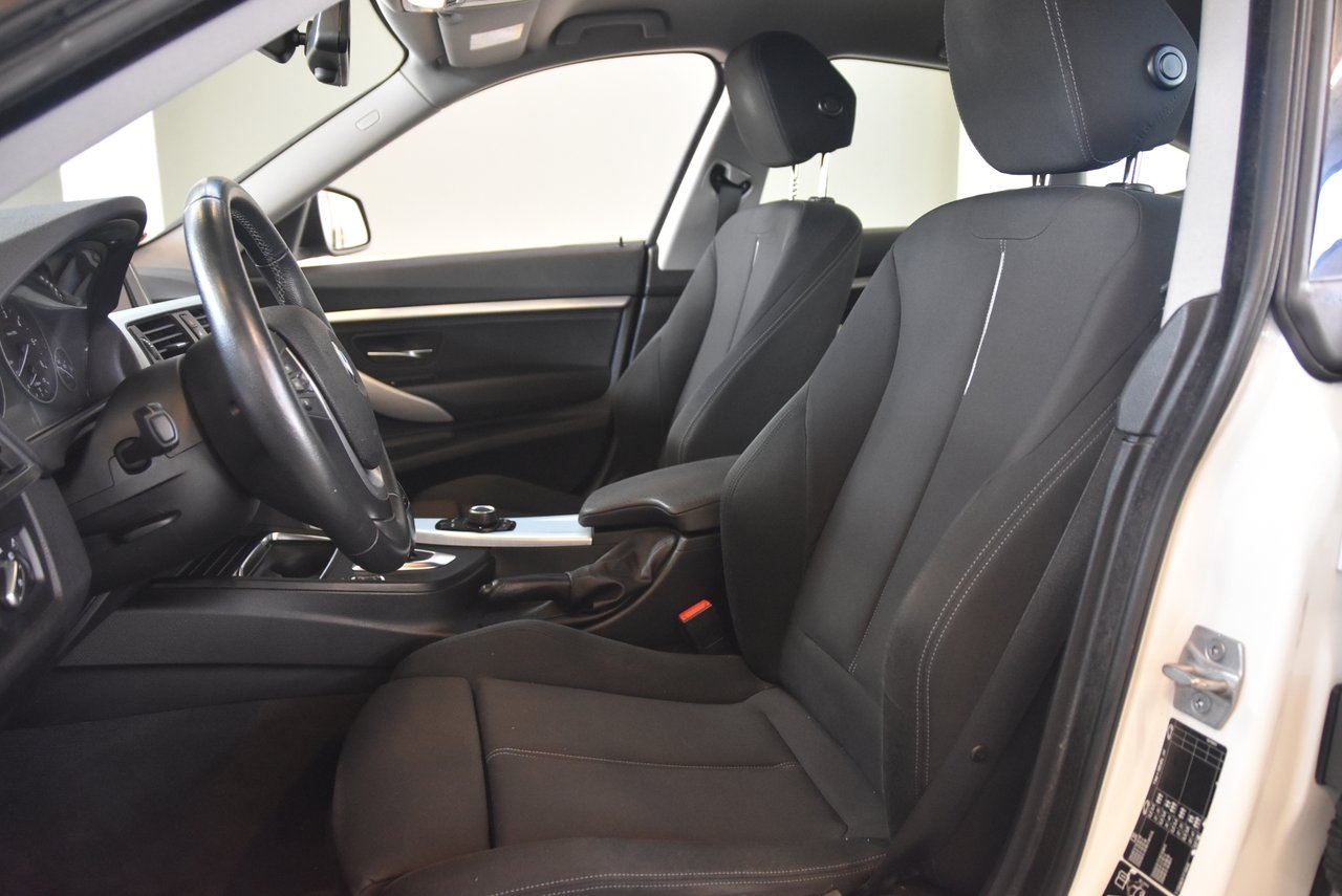 BMW 320 2016, photo 7/10