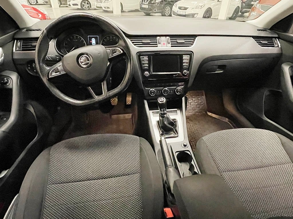 Skoda Octavia Kombi 1,6 Tdi 2017, bild 6/7