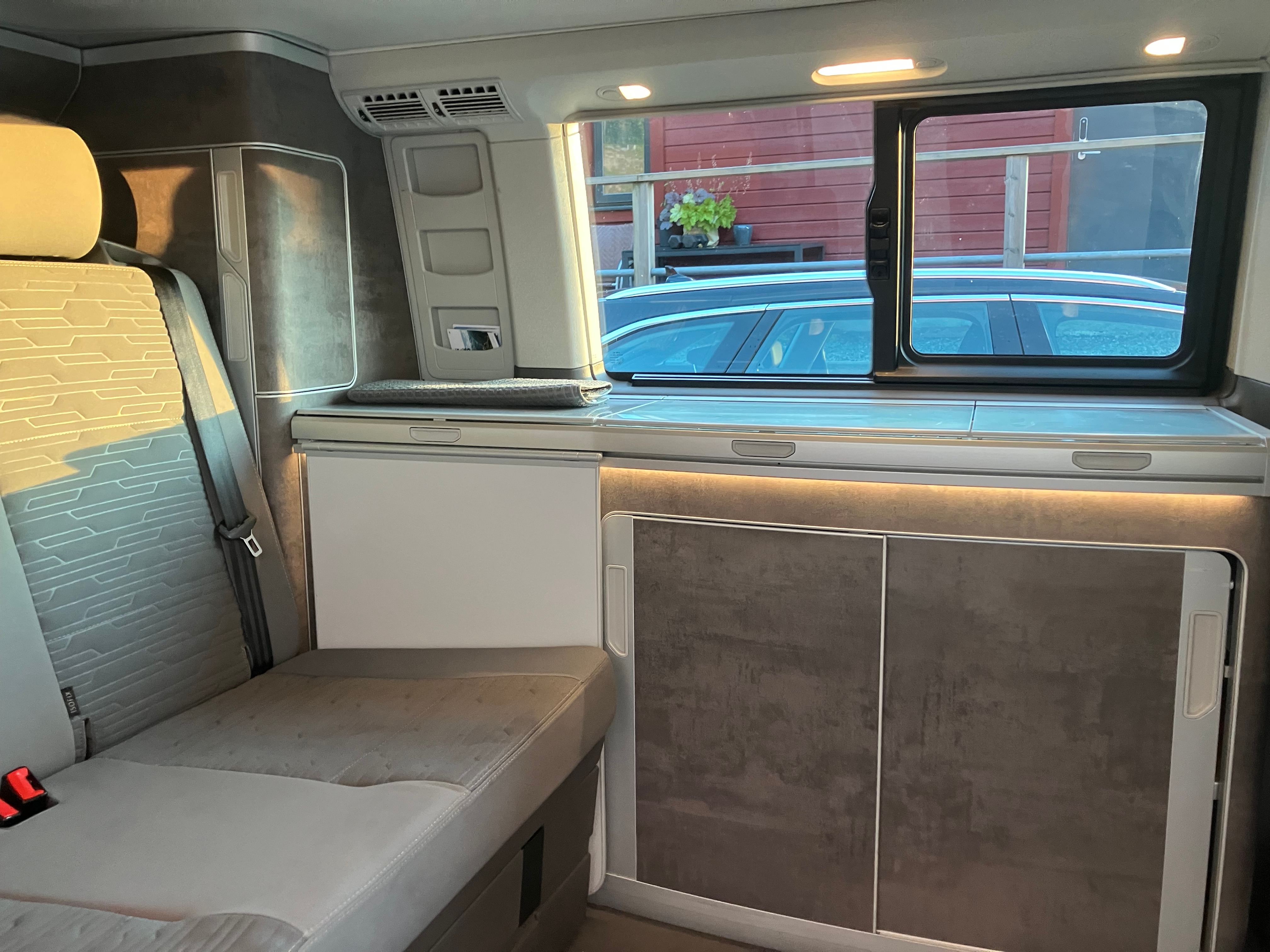 Volkswagen California 2022, kuva 4/5