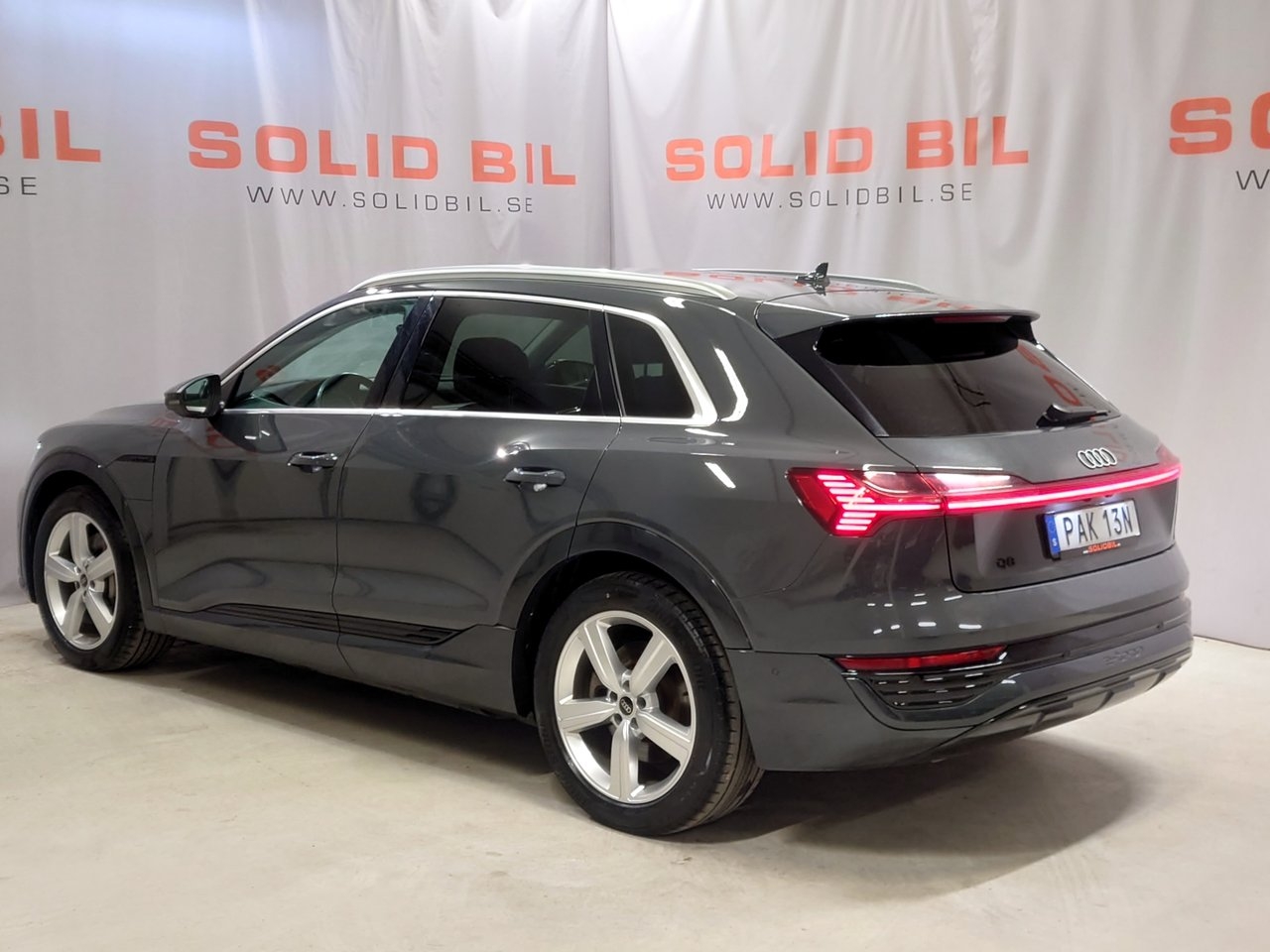 Audi Q8 50 e-tron quattro Läder 2024, photo 4/10