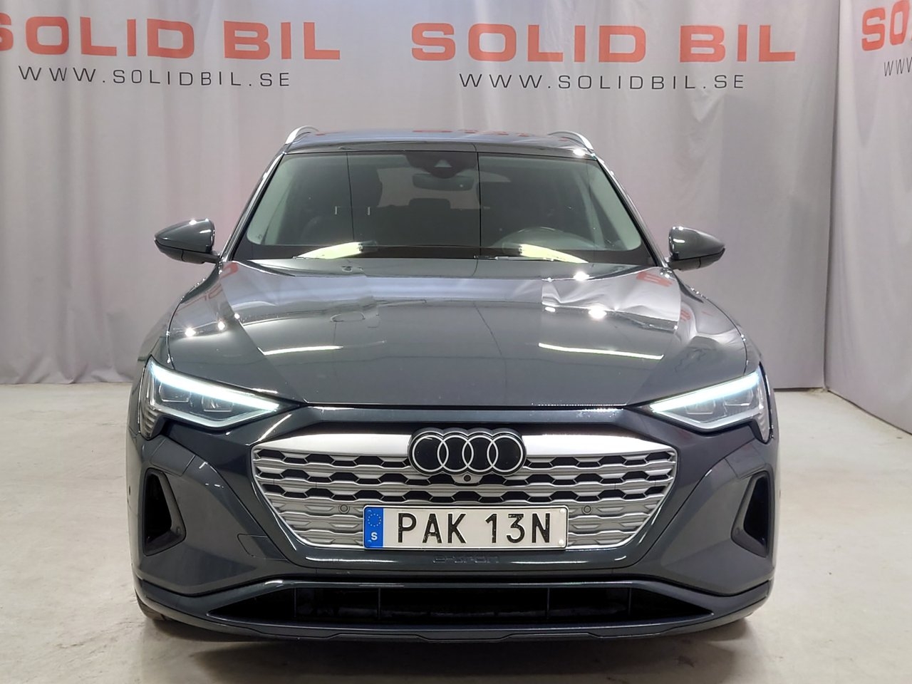 Audi Q8 50 e-tron quattro Läder 2024, photo 2/10
