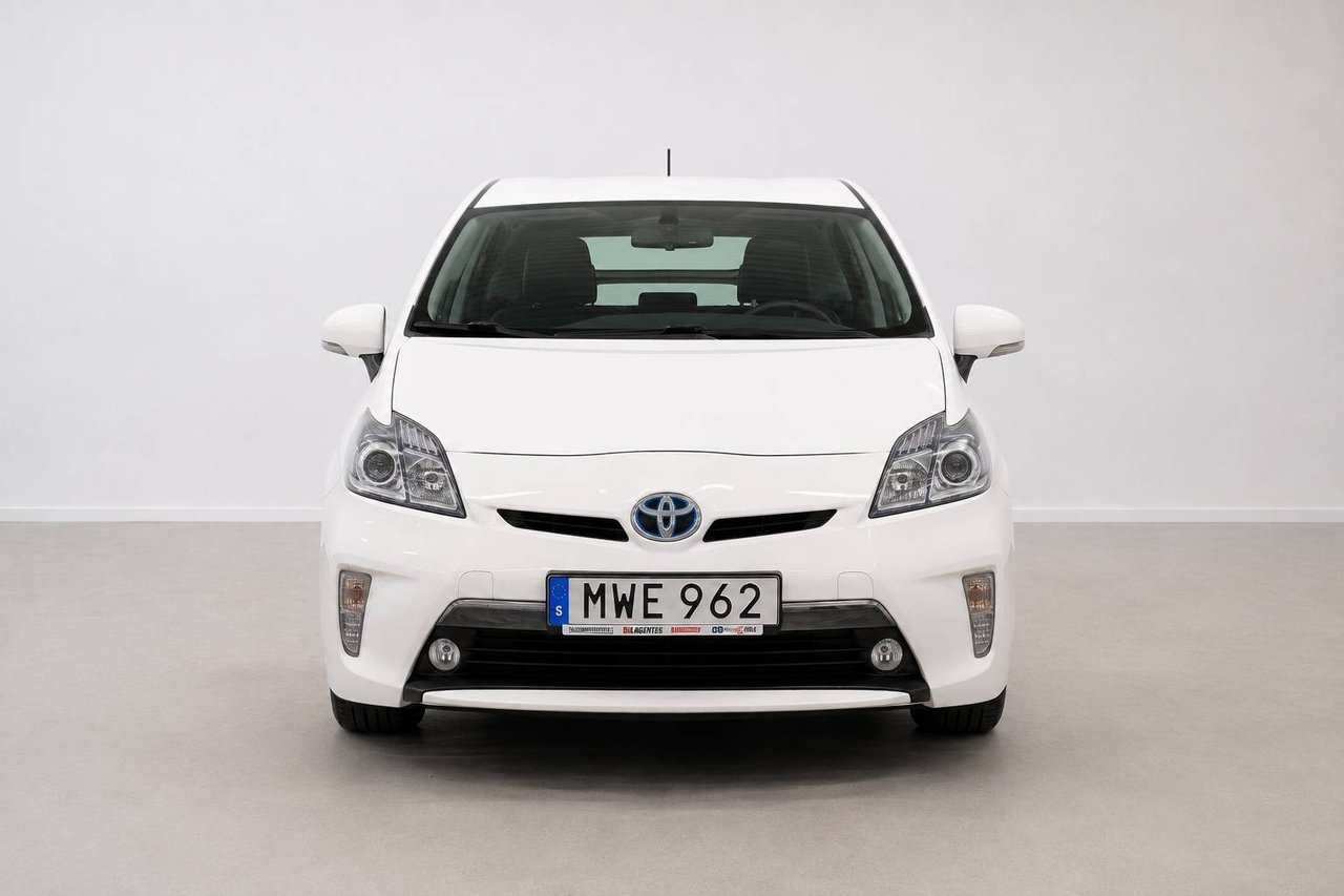 Toyota Prius Plug-in Hybrid 2015, photo 3/10