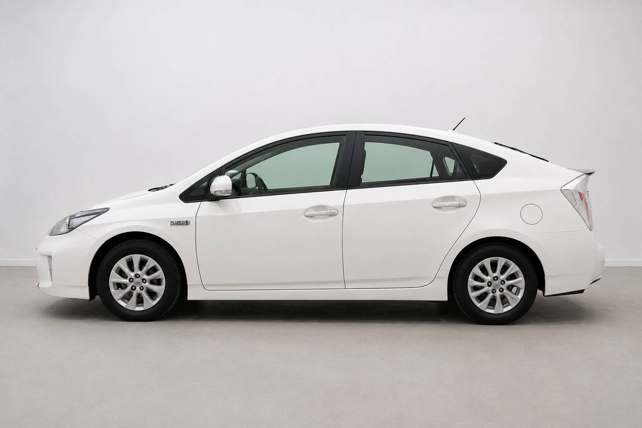 Toyota Prius Plug-in Hybrid 2015, photo 4/10