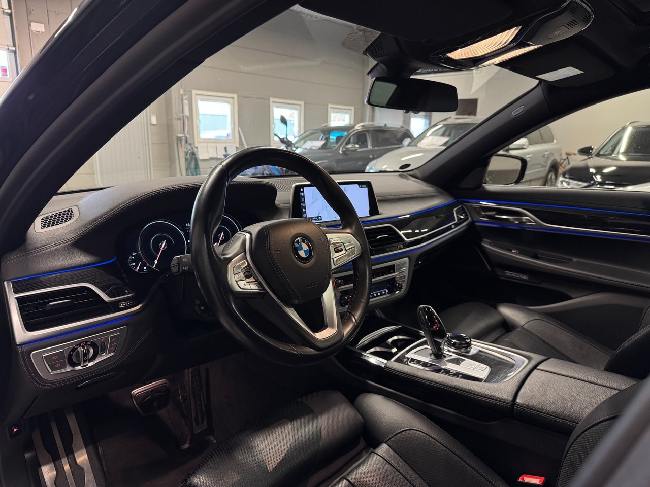BMW 740 e Steptronic M Sport 2018, kuva 6/10