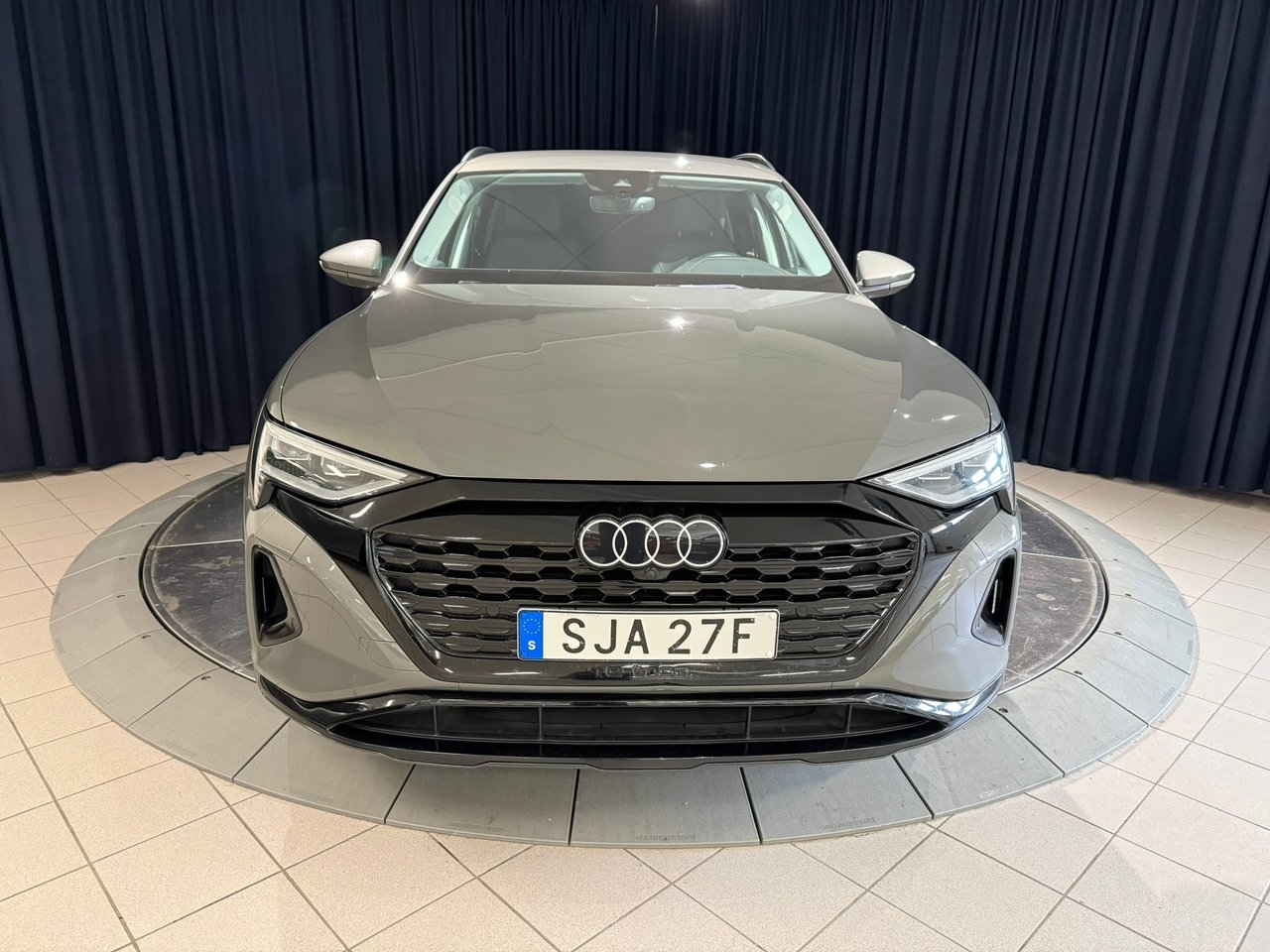Audi Q8 e-tron 2024, bild 2/10