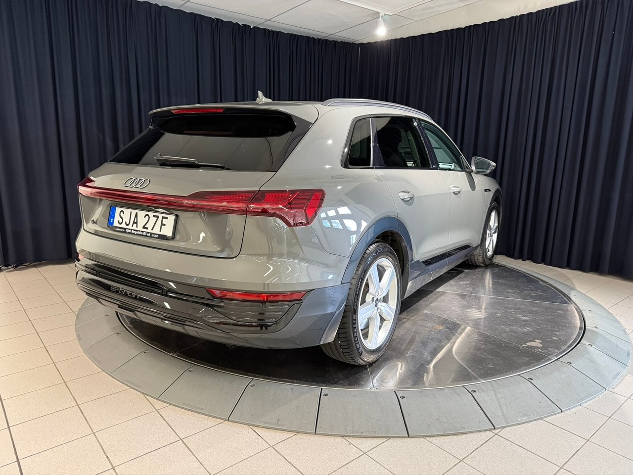 Audi Q8 e-tron 2024, bild 6/10