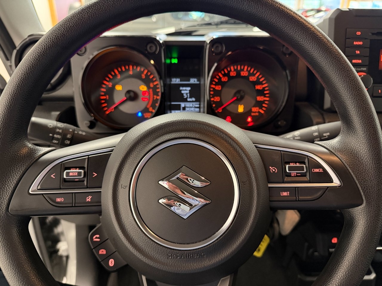 Suzuki Jimny 2024, kuva 7/10