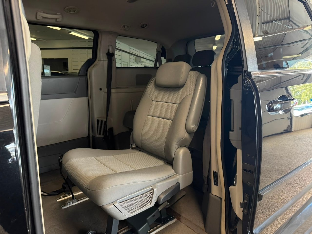 Chrysler Town & Country 2010, bild 7/10