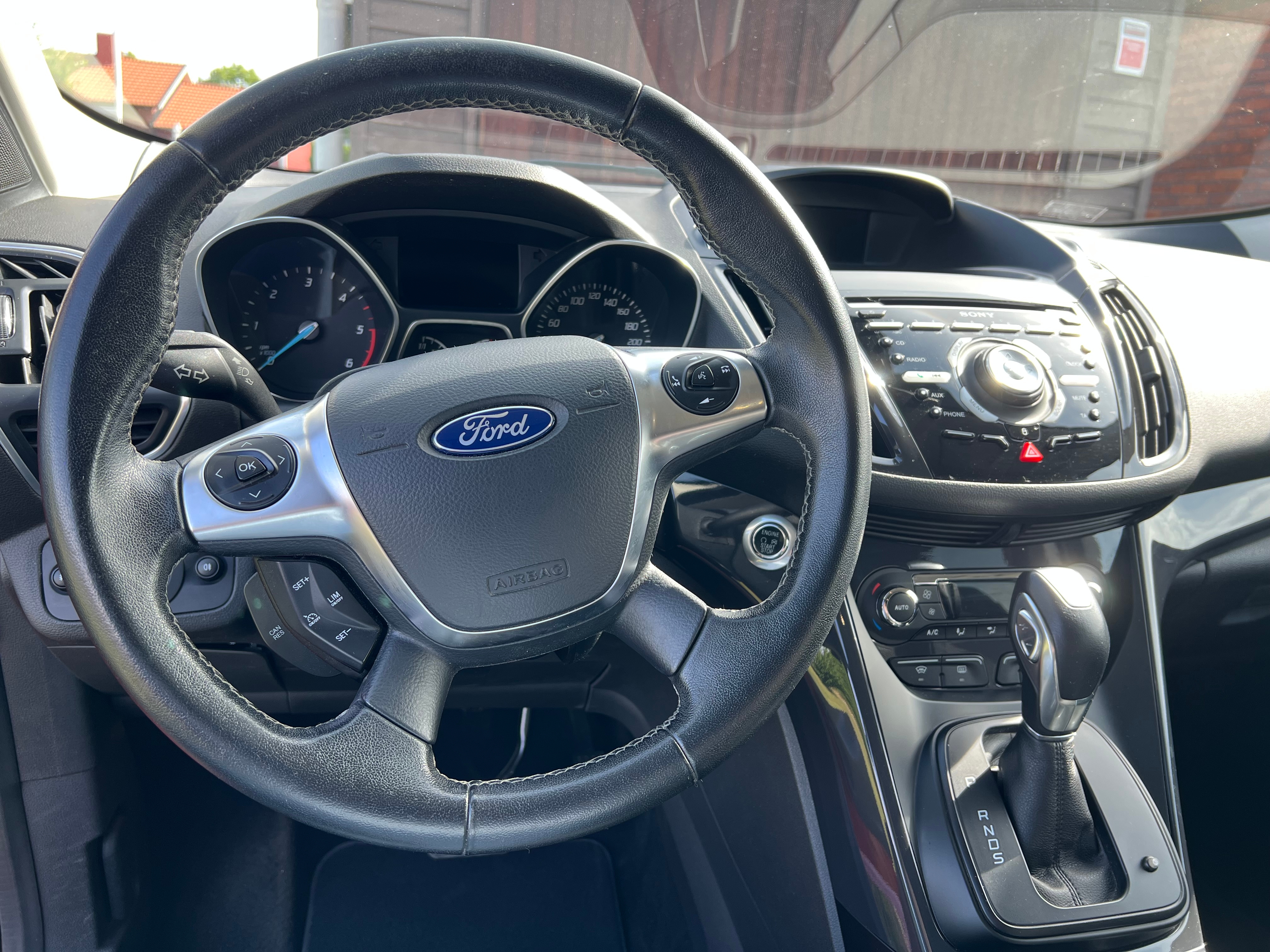 Ford Kuga 2.0 TDCi AWD Powershift 2015, bild 4/4