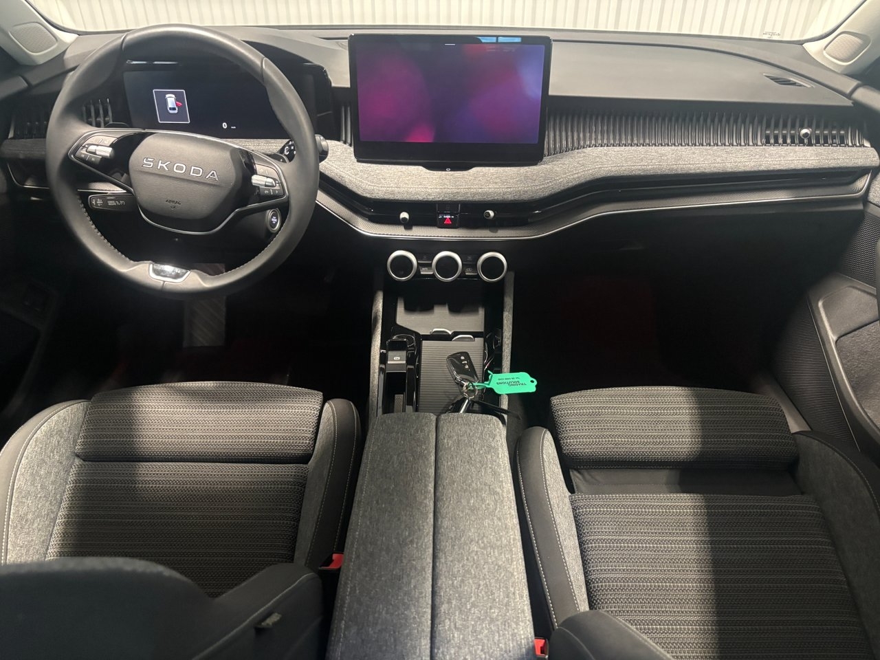 Skoda Superb 2025, bild 7/10