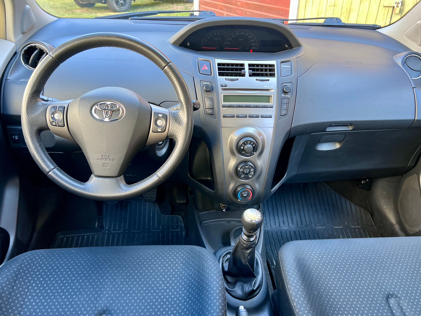 Toyota Yaris 2010, bild 7/11