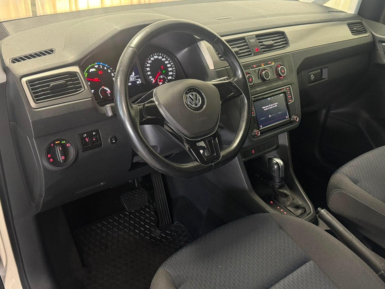 Volkswagen e-Caddy Maxi 2020, bild 4/10