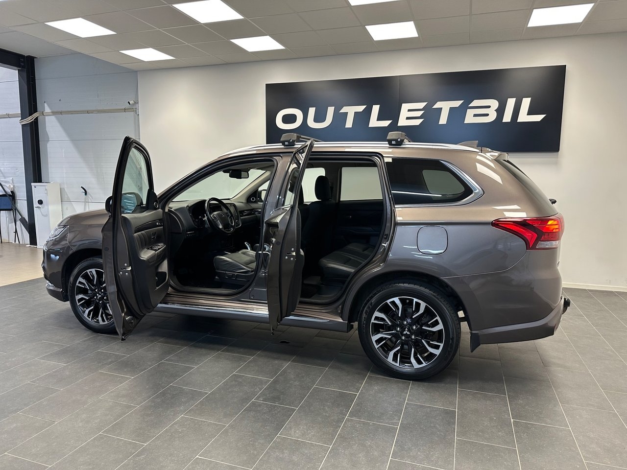 Mitsubishi Outlander 2018, bild 3/10