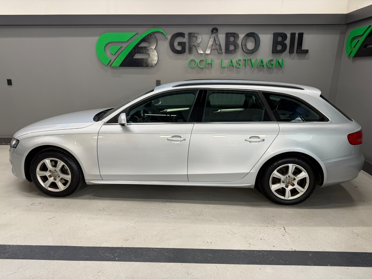 Audi A4 Avant 1.8 TFSI Euro 5 2011, kuva 2/10