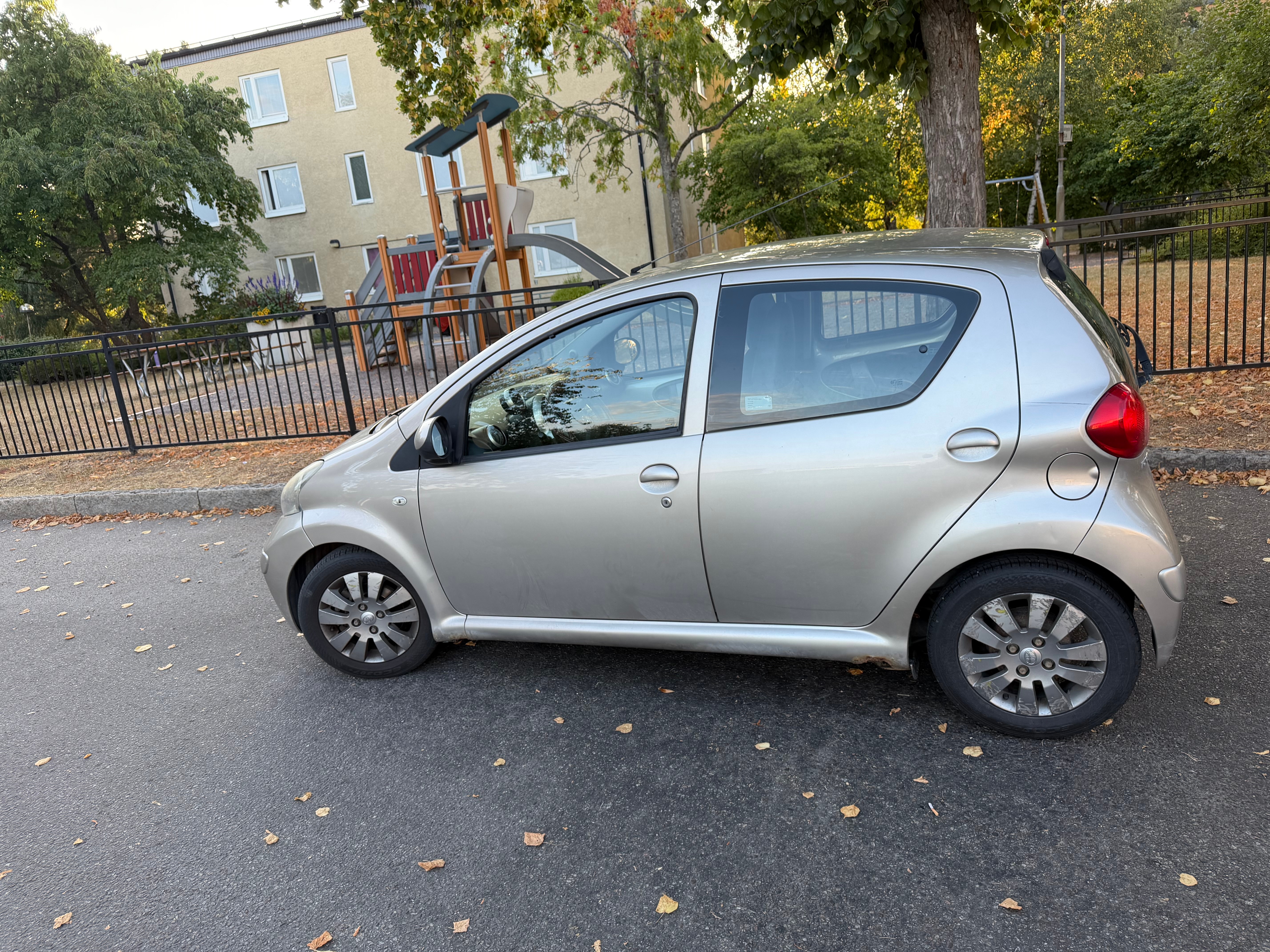 Toyota Aygo 5-dörrar 1.0 VVT-i MultiMode 2008, bild 2/7