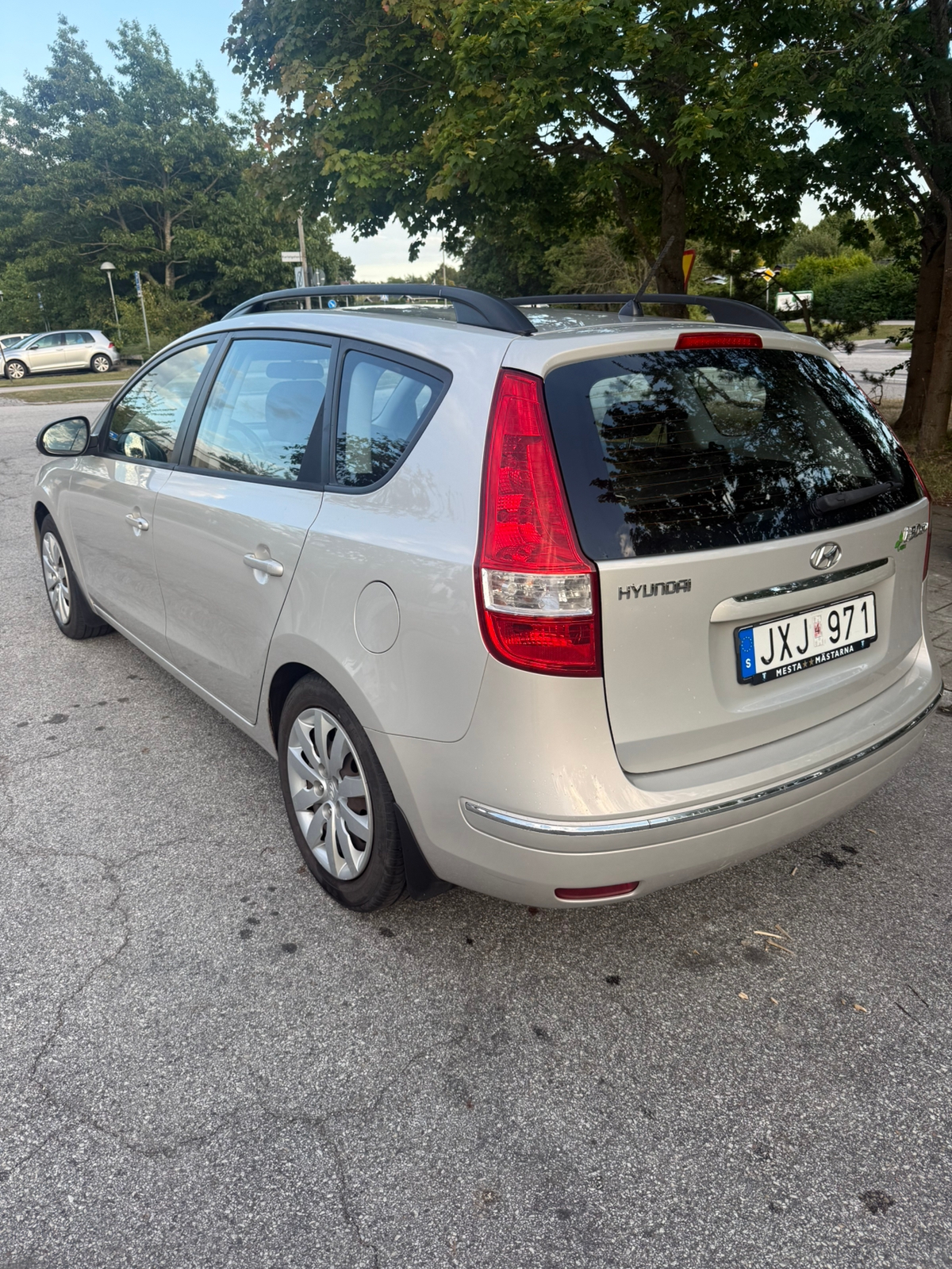 Hyundai i30 cw 1.6 Manuell 2009, bild 2/4