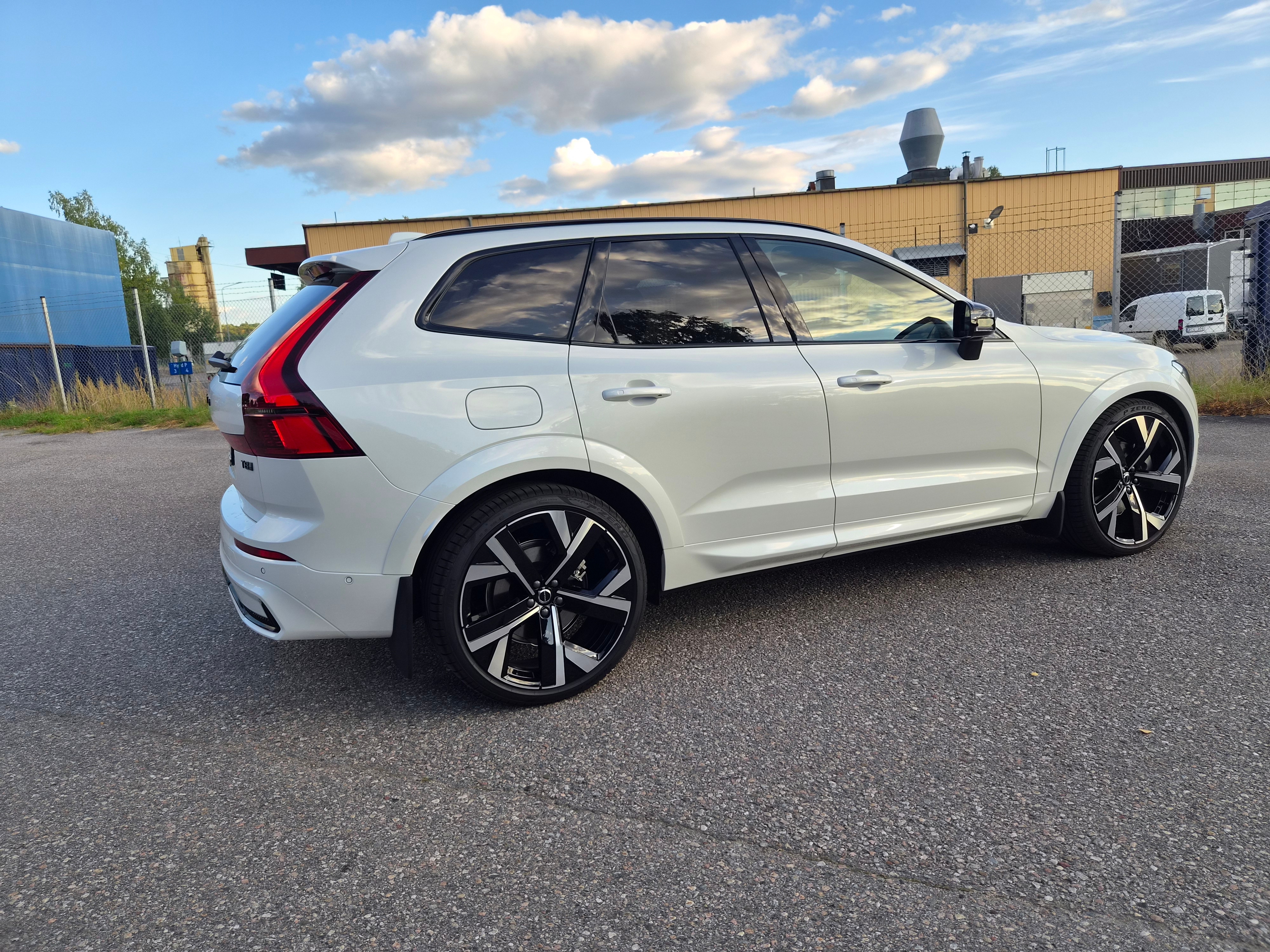 Volvo XC60 2027, photo 3/9