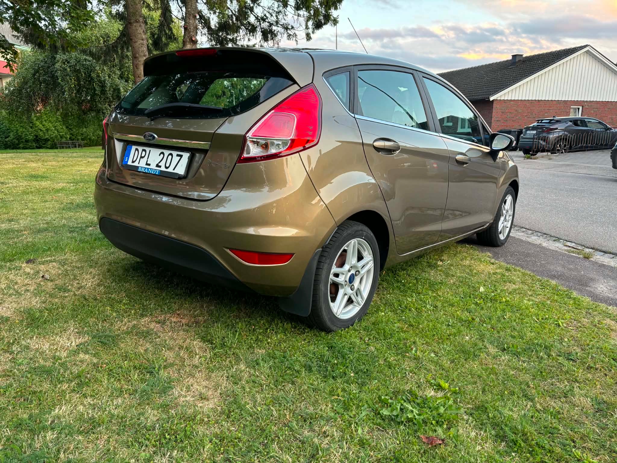 Ford Fiesta 5-dörrar 1.0 Manuell 2015, bild 4/8