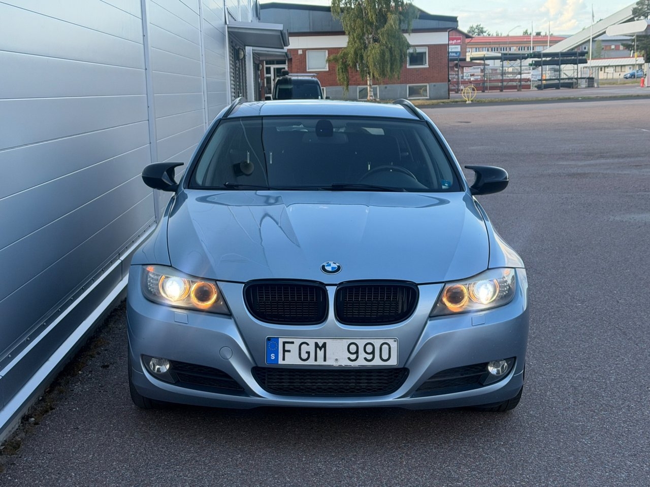 BMW 318 d Touring Comfort Euro 5 2010, bild 2/10
