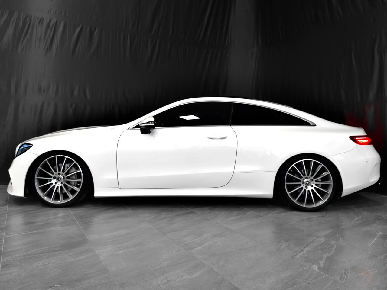 Mercedes-Benz E 200 Coupé 9G-Tronic AMG 2017, bild 7/10