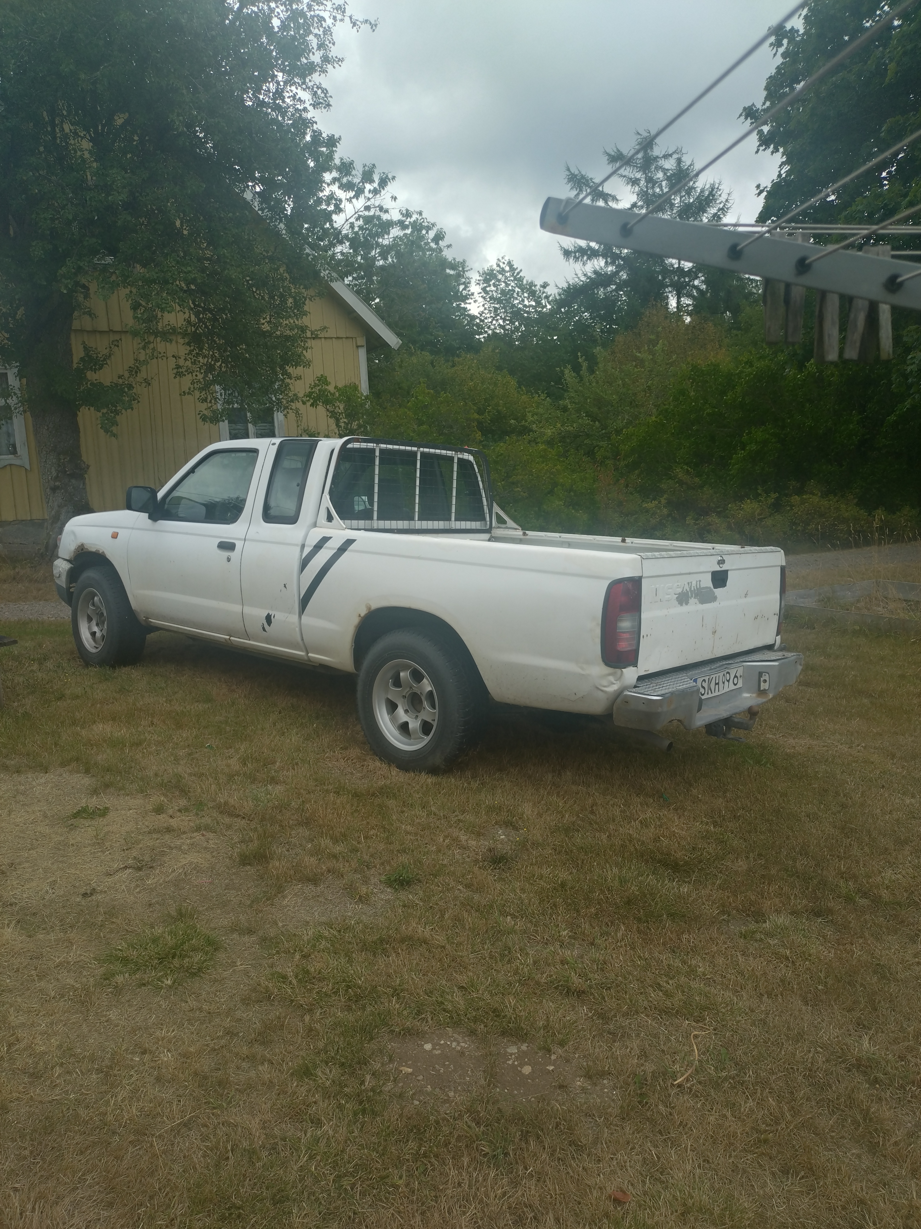 Nissan NP300