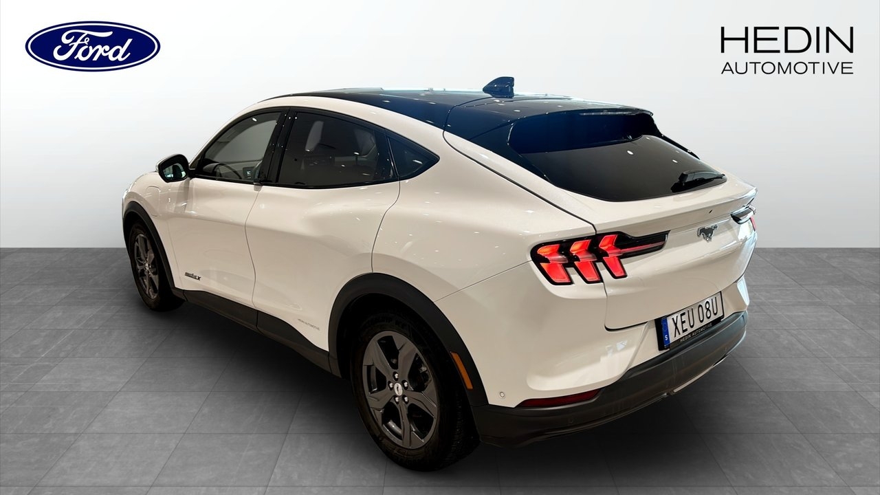 Ford Mustang Mach-E 2021, bild 2/9