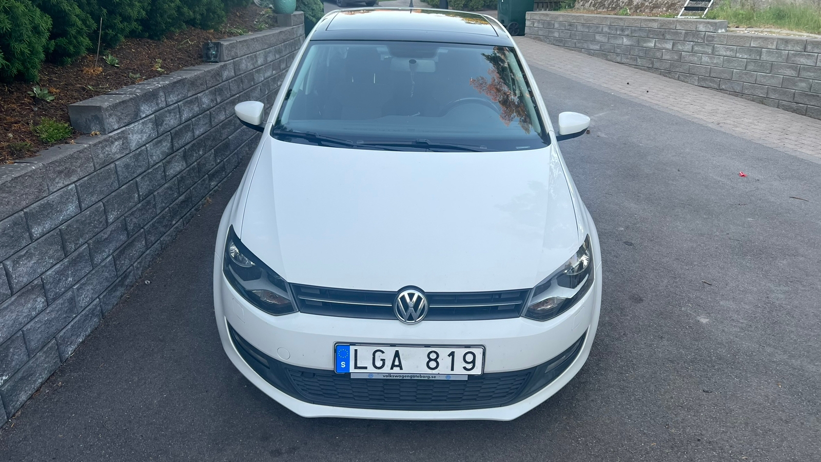 Volkswagen Polo 5-dörrar 1.4 MPI Manuell 2011, bild 2/3