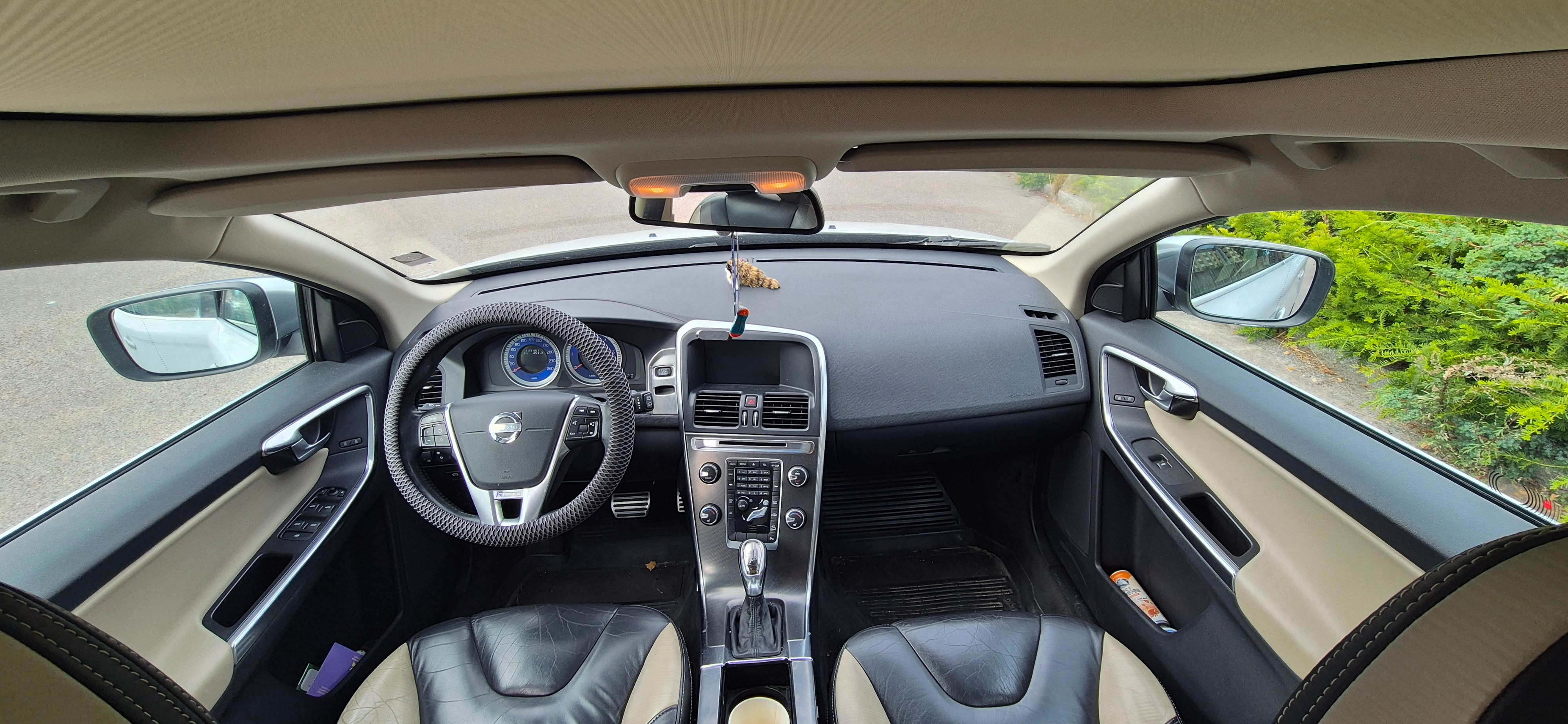 Volvo XC60 D4 AWD Geartronic 2013, bild 4/5