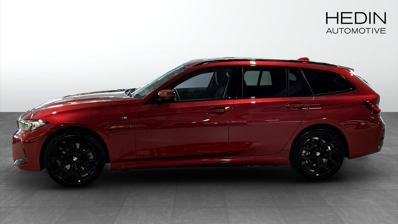 BMW 330 2026, photo 6/9