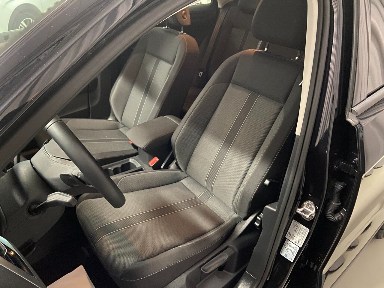 Volkswagen T-Roc TSI 150hk Backkamera 2025, bild 7/10